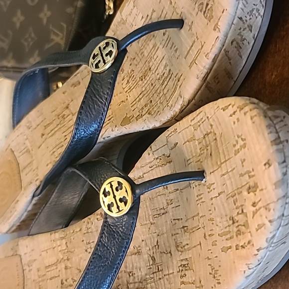Tory Burch Like new leather strap sandals - Picture 3 of 5